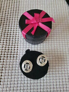 Avon Silvertone Round Cubic Zirconia CZ Halo Stud Earrings Pierced NIB 2011
